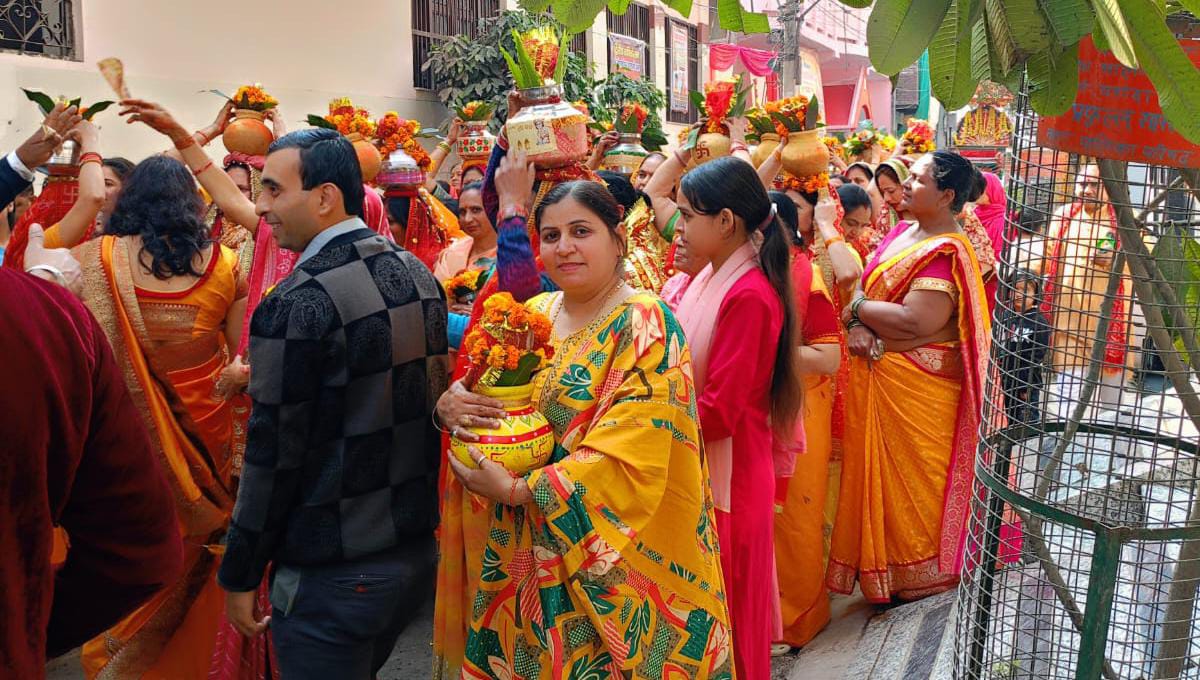 कलश यात्रा का जगह-जगह हुआ स्वागत