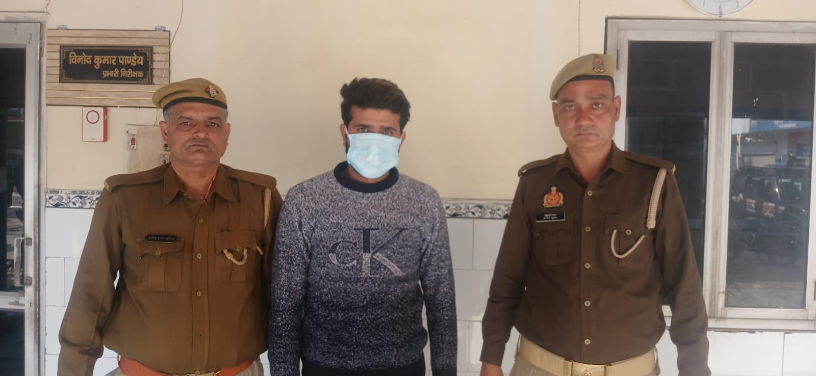 महिला को आत्महत्या के लिए प्रेरित करने पर दबोचा