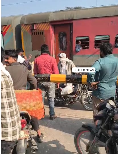 गढ़: बंद फाटक के नीचे से निकले नासमझ, तभी आ गई ट्रेन.. कांप उठे पैर और फिर……