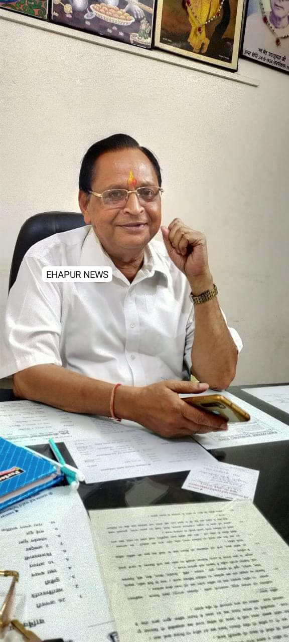 रविंद्र गुप्ता पश्चिम उ.प्र. संयुक्त व्यापार मंडल हापुड़ के जिला संरक्षक बनें