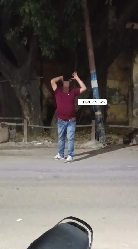 गढ़: सड़क पर व्यक्ति ने किया हंगामा, पुलिस के आने पर भागा