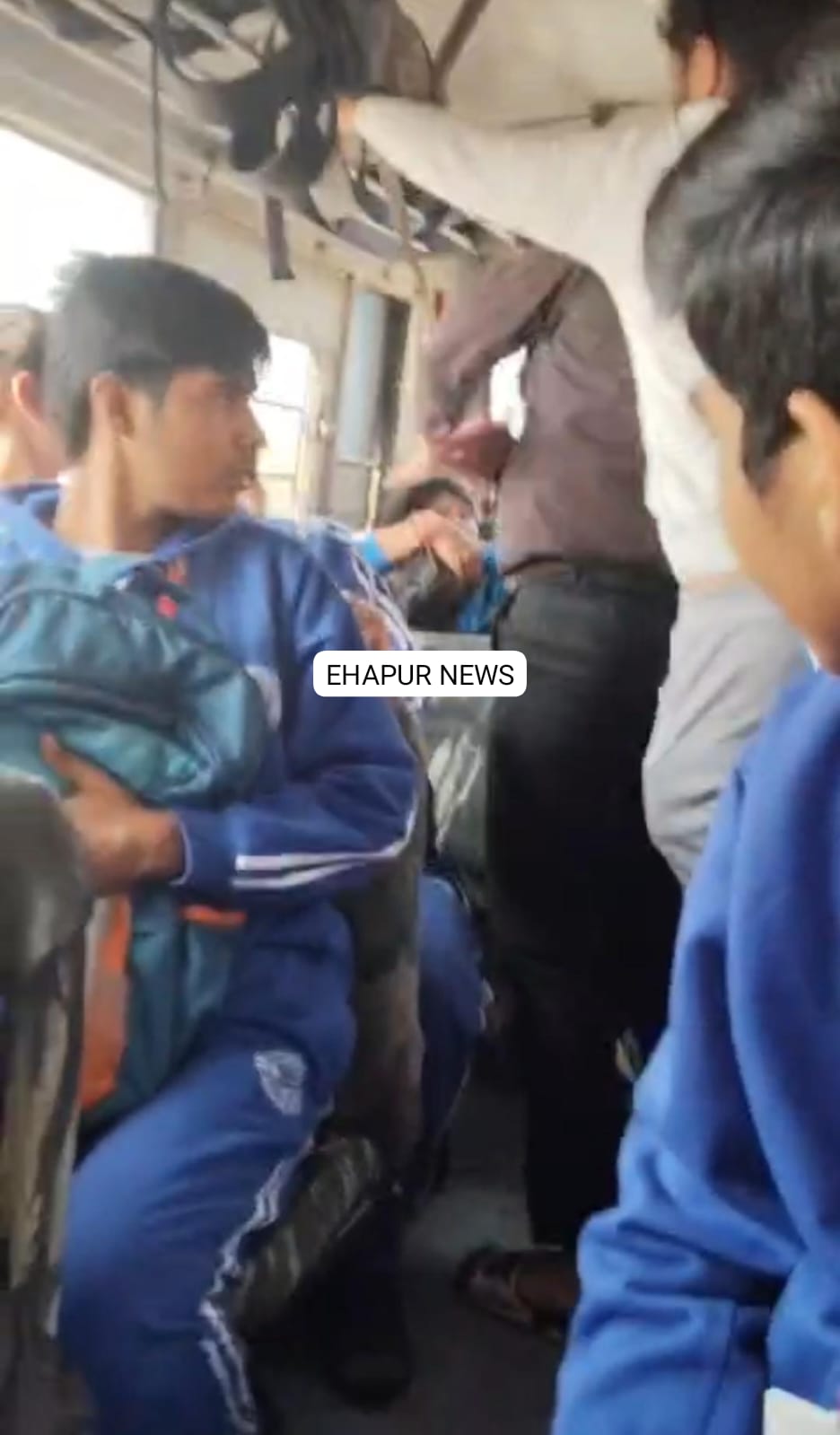 मेरठ: हापुड़ बॉर्डर पर छात्र पर दिखाई हेंकड़ी, दबंगों ने स्कूल बस को रोककर छात्र को पीटा