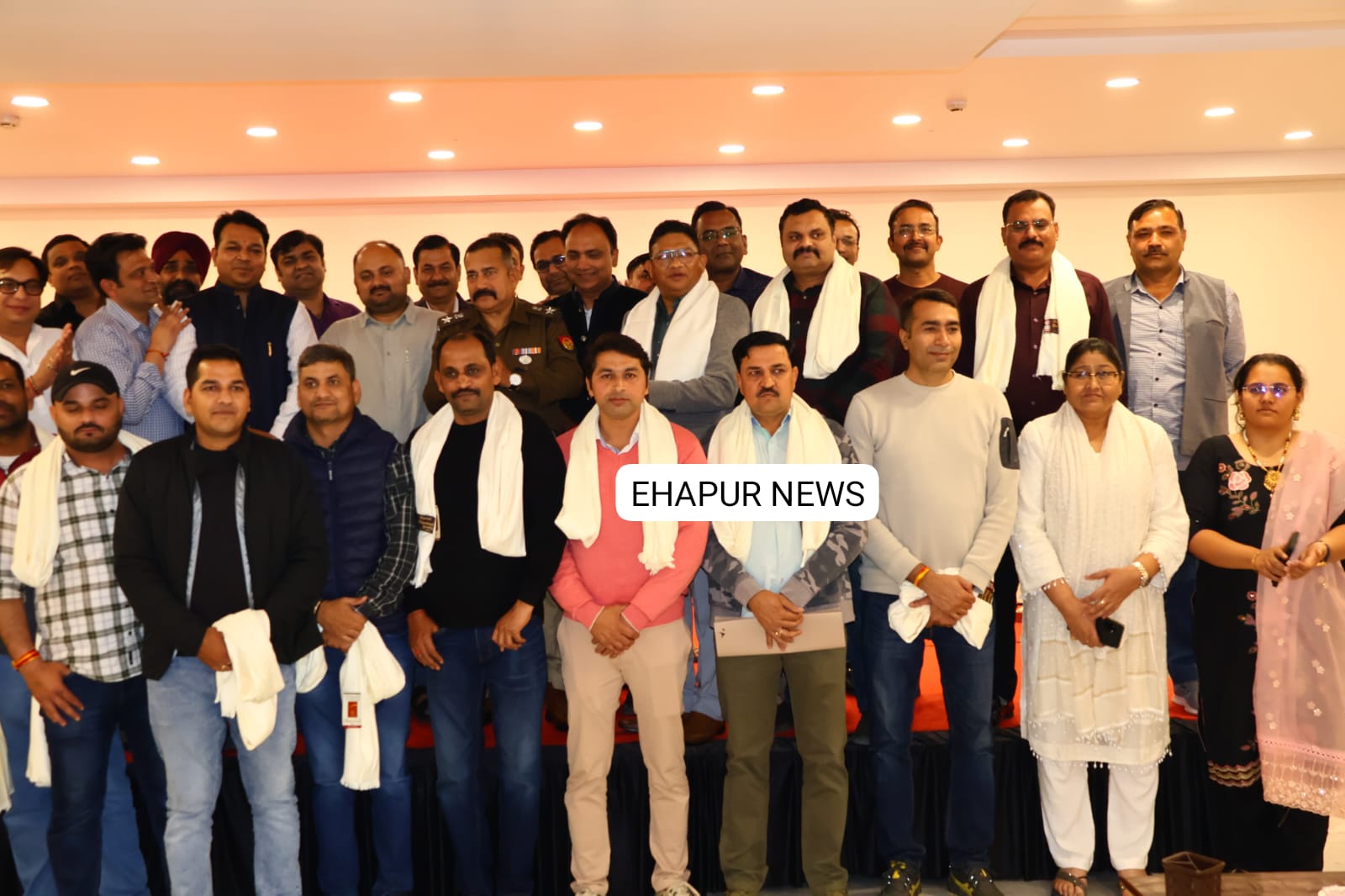 लूट का खुलासा करने पर पुलिस टीम को उद्यमियों व व्यापारियों ने किया सम्मानित