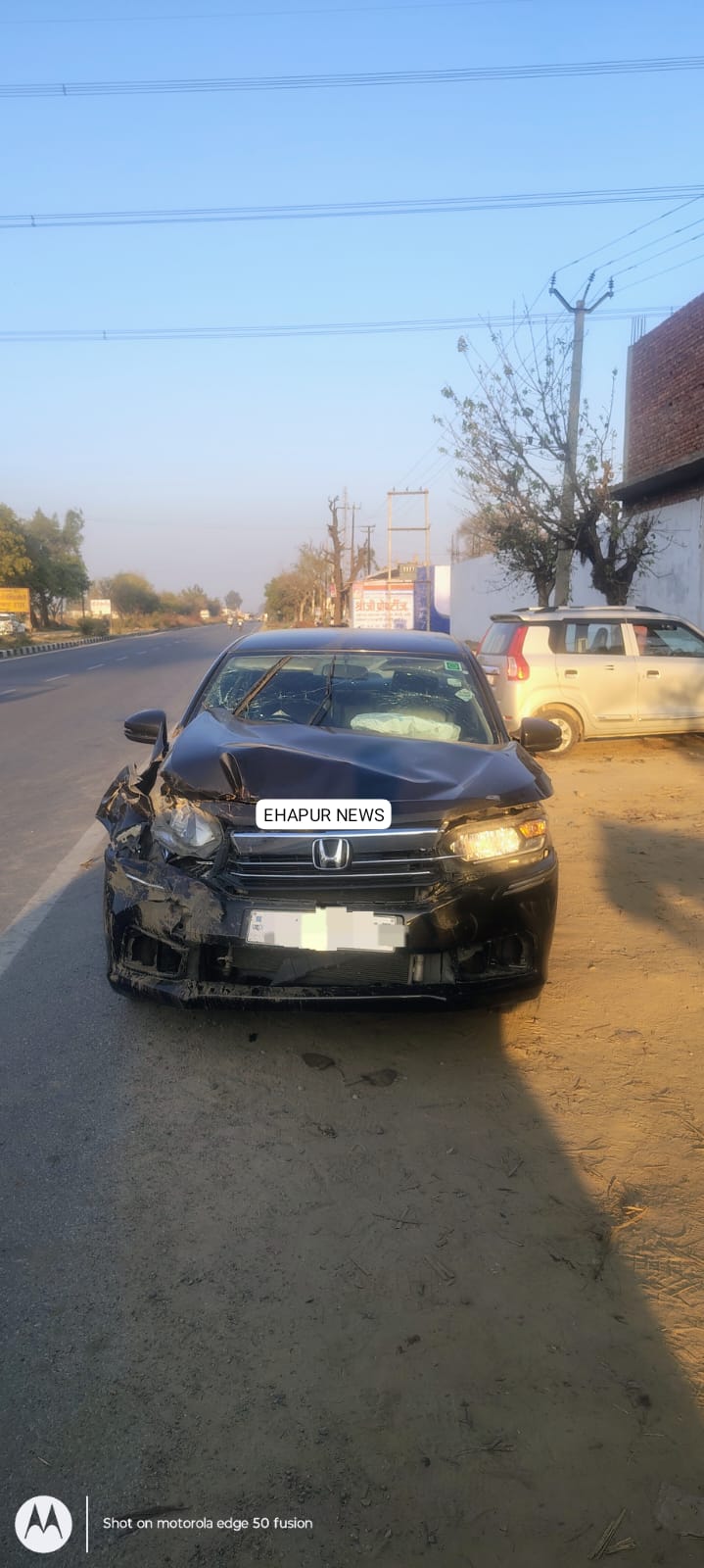 बाबूगढ़: रॉन्ग साइड आ रहे ट्रैक्टर ने गाड़ी को मारी टक्कर