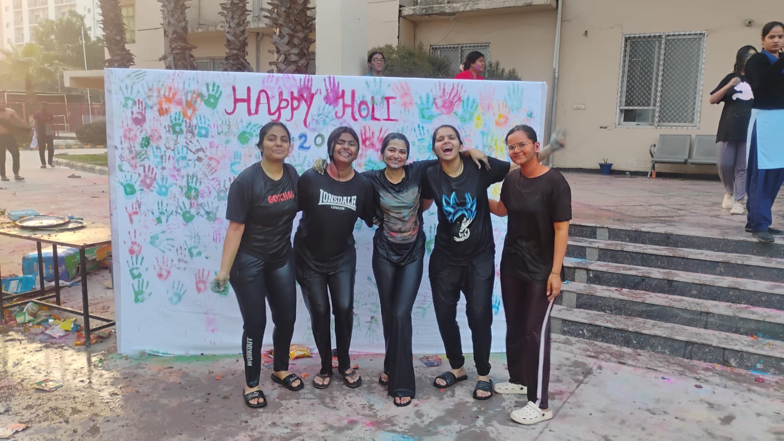 जीएस विश्वविद्यालय में मनाई गई होली