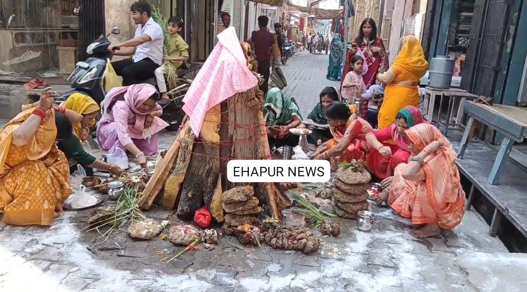 बाबूगढ़: महिलाओं ने बढ़-चढ़कर किया होली पूजन